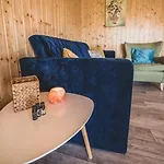 Dom wakacyjny With Private Pond, Jacuzzi And Sauna
