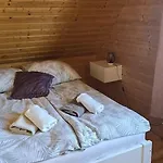 With Private Pond, Jacuzzi And Sauna Dom wakacyjny Lipusz