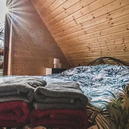 With Private Pond, Jacuzzi And Sauna Lipusz