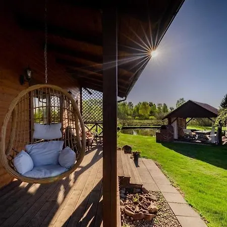 With Private Pond, Jacuzzi And Sauna Сasa de vacaciones