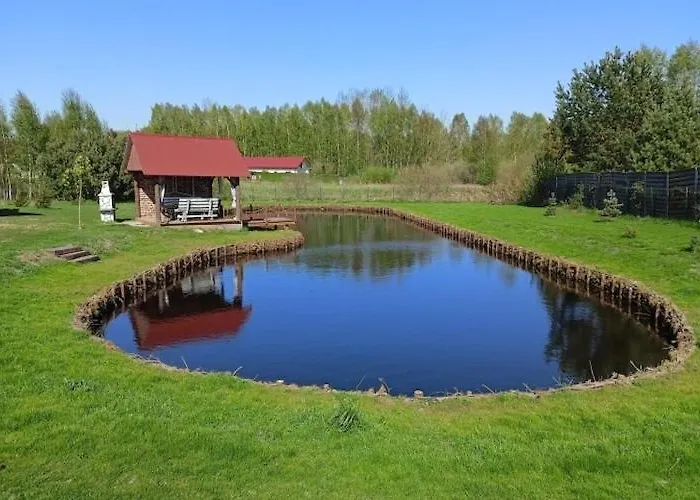 With Private Pond, Jacuzzi And Sauna Semesterbostad Lipusz