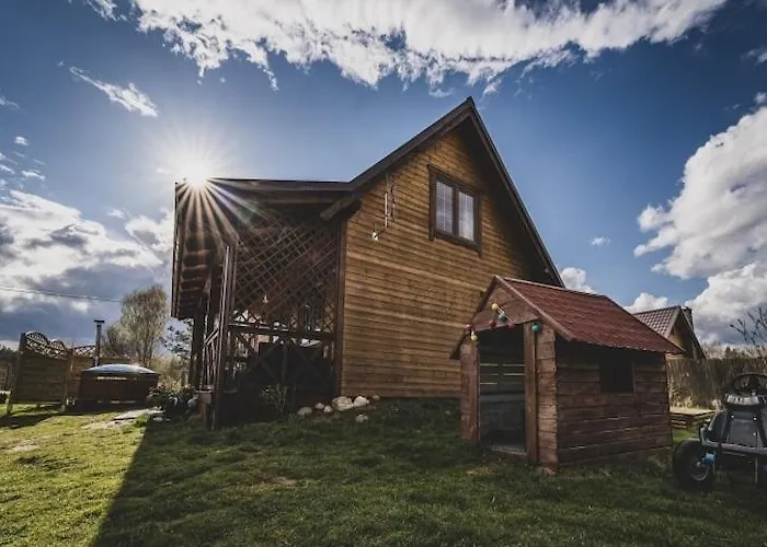 With Private Pond, Jacuzzi And Sauna Semesterbostad Lipusz